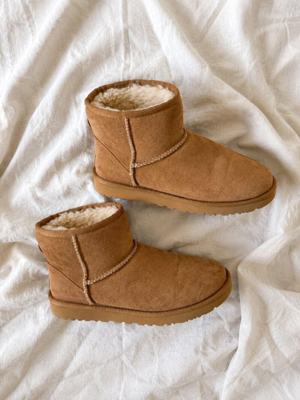 UGG Classic Mini II Boots | Women's Size 9 | Chestnut